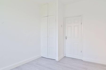 4 bedroom flat to rent - Photo 4