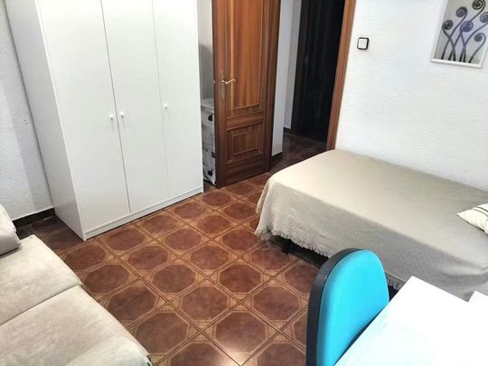 Calle Santos Justo y Pastor, Valencia, Valencian Community 46022 - Foto 1