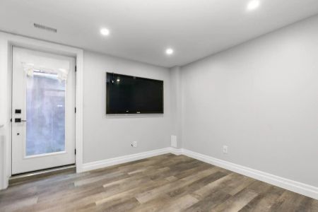 8 Lister Dr, Barrie, ON L4N 0L5, Canada — LL - 8 Lister Drive, Barrie - Photo 3