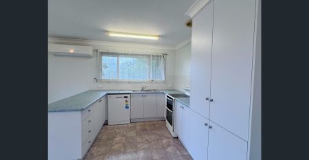 THREE BEDROOM HOME PERFECTLY POSITIONED - Photo 5