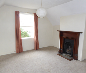 COTTAGE BY HAGLEY PARK WITH OFF STREET PARKING - Photo 2