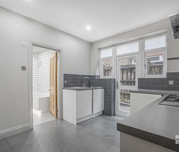 2 bedroom maisonette to rent - Photo 6