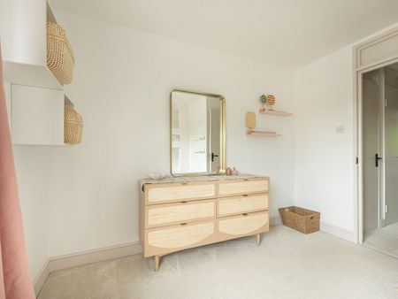 5 Bed Terraced House, Regal Close, E1 - Photo 5