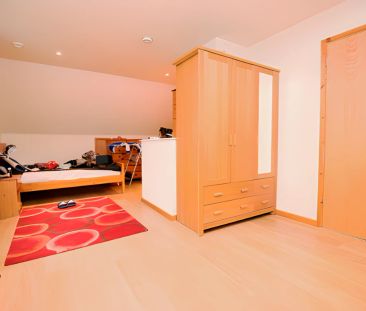 Entire Place·1B1B···45 Park Rd - Photo 2