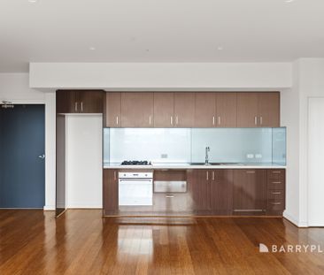 Top-Level Northcote Apartment with Balcony, Views & Two Car Spaces - Photo 4