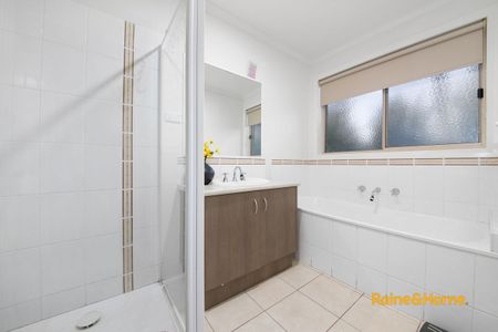 27 Pharaoh Drive, Cranbourne, VIC 3977 - Photo 2