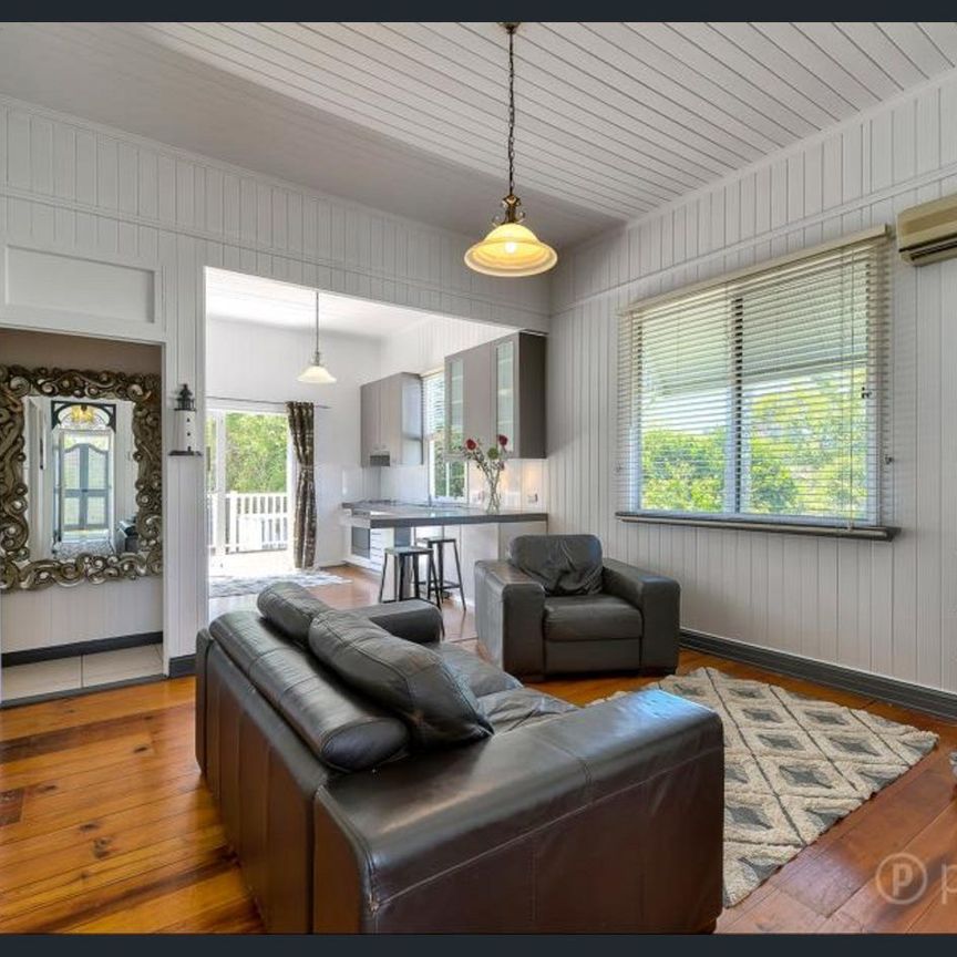 Beautiful 3 Bedroom Home in Sought After Nundah - Photo 1