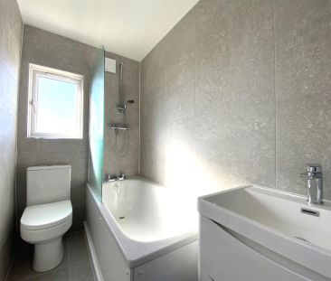 5 bed semi-detached house to rent in Wakemans Hill Avenue, London, NW9 - Photo 2