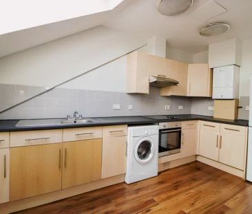 6 bedrooms 2 bathrooms - Photo 2