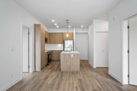 Brand New 2 Bedroom in Sterling at Bell Centre B2-B8 – First 2 Months Rent Free! - Photo 4