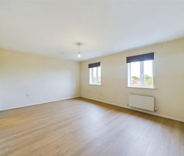 4 bedroom semi-detached house to rent - Photo 5