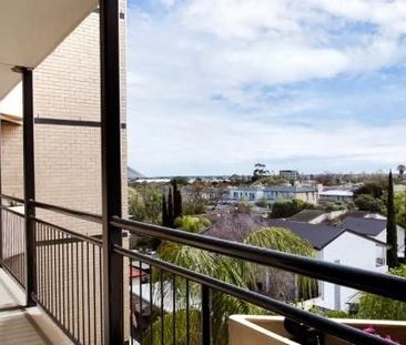 Secure 1 bedroom unit with city views - Photo 6