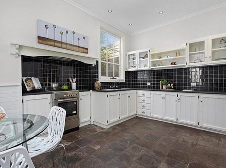 13 Roseberry Street, Ascot Vale VIC 3032 - Photo 4