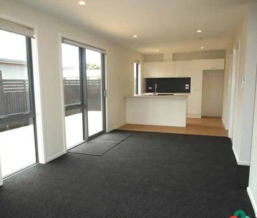 Two Bedroom Beauty - Photo 1