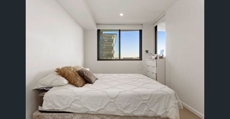 Modern Two Bedroom Apartment in Convenient Location - Photo 4