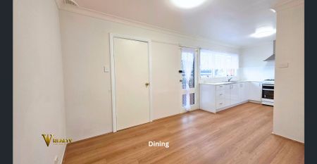 Renovated Modern Four Bedrooms House For Lease - Photo 2