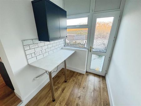 Ely Street, TONYPANDY - Photo 5