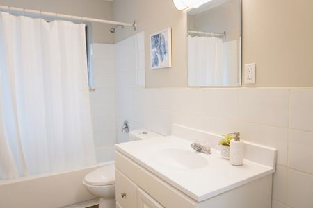 Belle Ayre Apartments - PARKING, HEAT & WATER INCLUDED - Photo 4