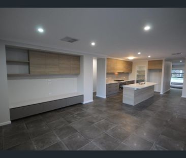 Spacious 4 bedroom home in Brooklyn Fields Estate - Photo 5