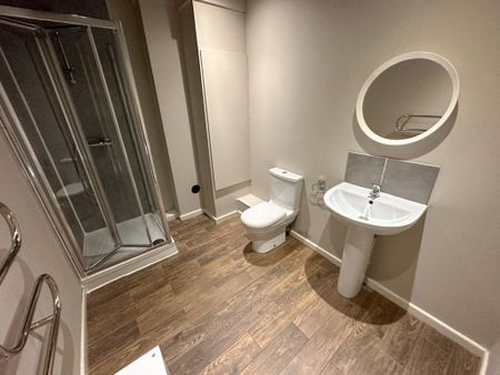 4 bedroom flat to rent - Photo 5