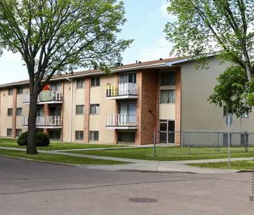 NAITside Court III Apartments | 11850 101 St NW, Edmonton - Photo 1