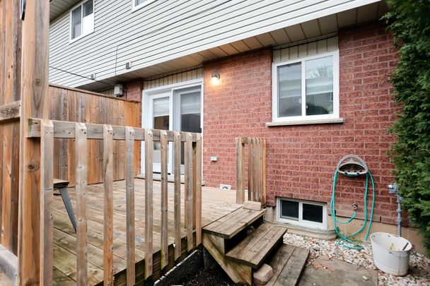 For Lease - 70 CHAPMAN Court Unit# 70, London North, Ontario - Photo 1