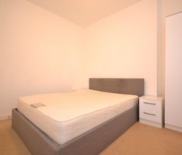 1 bedroom Flat To Let - Photo 2