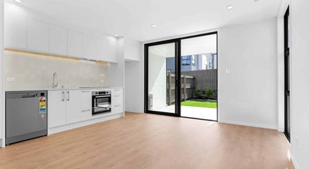 Modern 3-Bedroom Home with Ensuite & Parking in Prime St Lukes Location - Photo 3