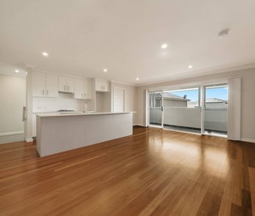Lovely 2 Bedroom Home - Photo 3
