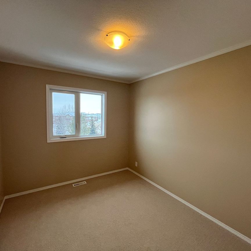 3 Bedroom Property in Evergreen - Photo 1