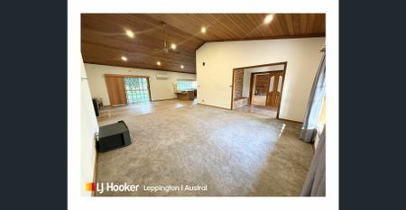 SPACIOUS RURAL 5 BEDROOM HOME - Photo 2
