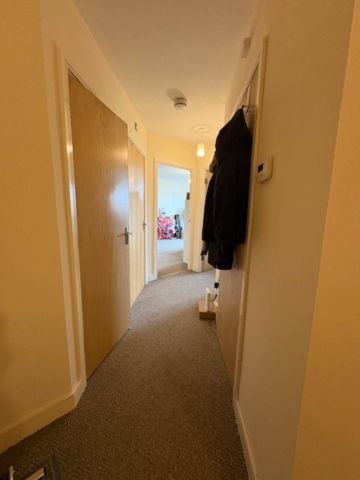 Price £1,350 pcm - Available 20/12/2025 - Unfurnished - Photo 5