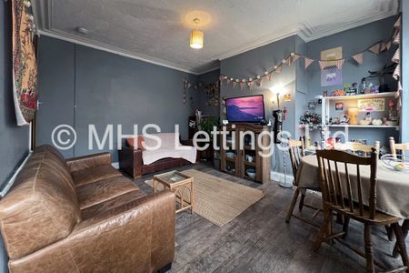 4 Bedroom Mid Terraced House for rent in Royal Park Mount - Photo 2