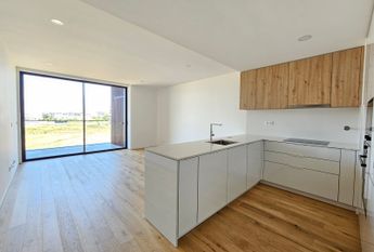 Apartamento novo com lugar de garagem a 5 minutos do centro da cidade!