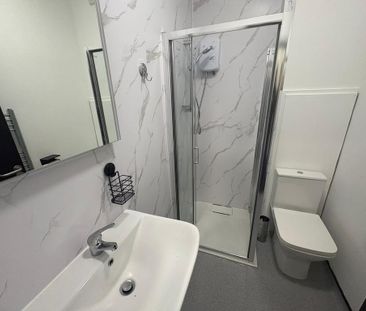 8 bedroom house share to rent - Photo 2