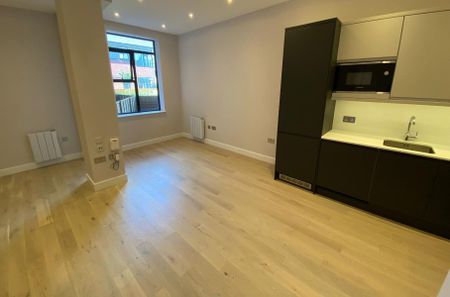 Studio to rent - Photo 2