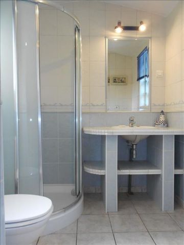 Location Maison 5 pièces 149m² BESANCON 25000 - Photo 4