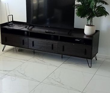 Beautiful Spacious Home Between Broadbeach and Surfers - Photo 4