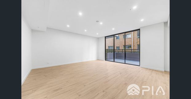 Newly new apartment with courtyard!! - Photo 1