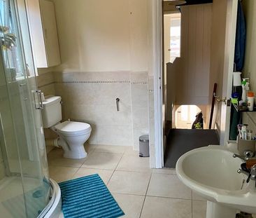 1 Bed Terraced House, Addison Road, RG1 - Photo 6