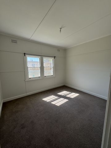 Centrally Located House - Photo 2