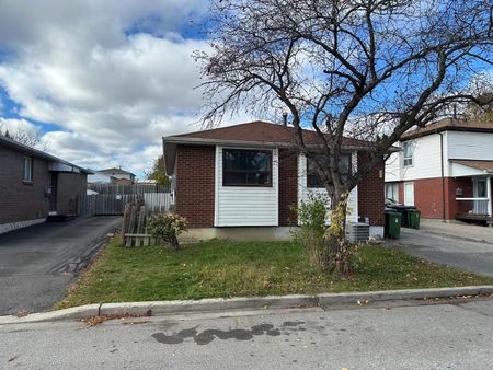 For Lease - 22 Shalom Crescent Unit# Main Floor, Toronto, Ontario - Photo 4