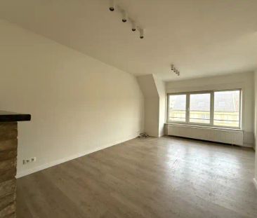 Rustige gelegen gerenoveerd appartement met terras - Photo 2