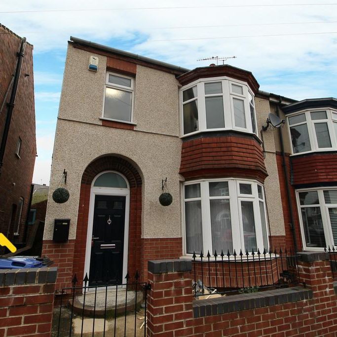 3 bedroom semi-detached house to rent - Photo 1