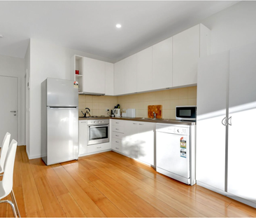 7 Poinsettia Court, Bundoora VIC 3083 - Townhouse For Rent | Domain - Photo 2