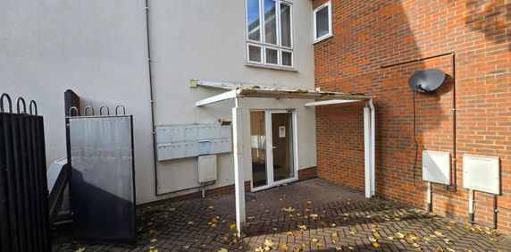 Bennetts Yard, Uxbridge UB8, London - Photo 2