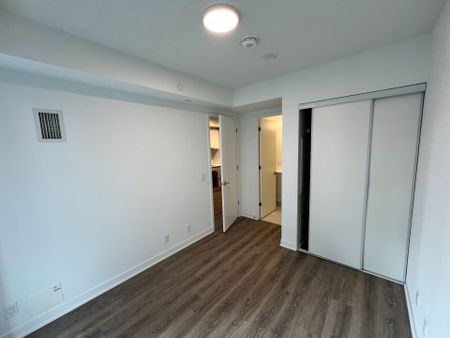 For Lease - 180 Front Street Unit# 810, Toronto, Ontario - Photo 2