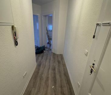 Demnächst verfügbar! 2-Zimmer-Dachgeschosswohnung in Kiel Gaarden-Ost - Photo 2