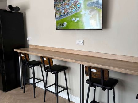 Church Street Church Street: Room 2 - Photo 5