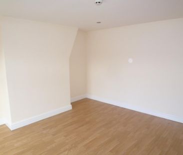 1 bedroom Flat To Let - Photo 4